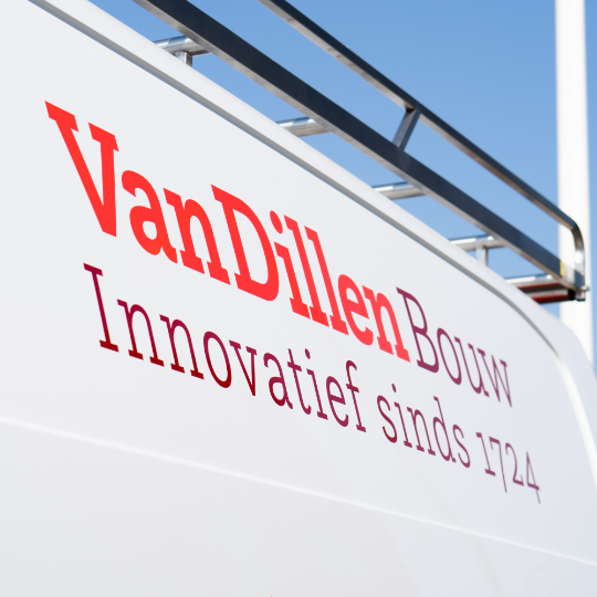 Van Dillen busbelettering  00464