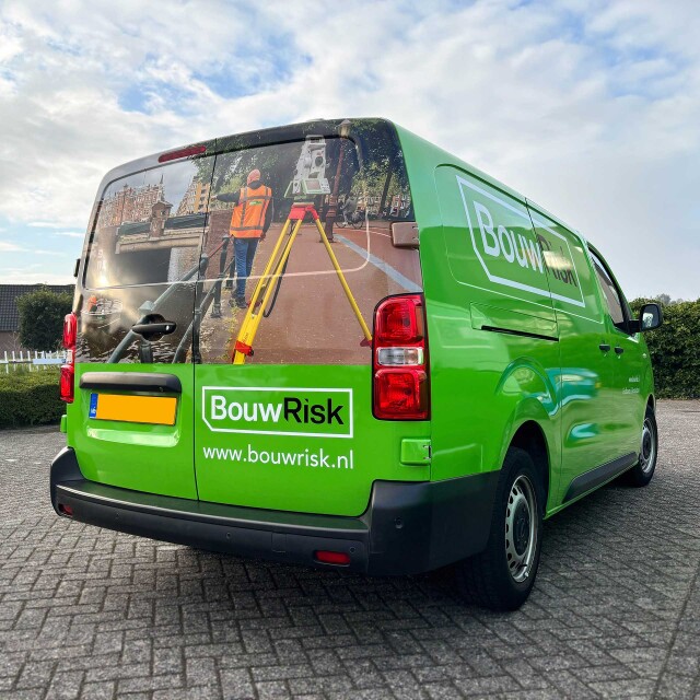 Busbelettering carwrap waardenburg