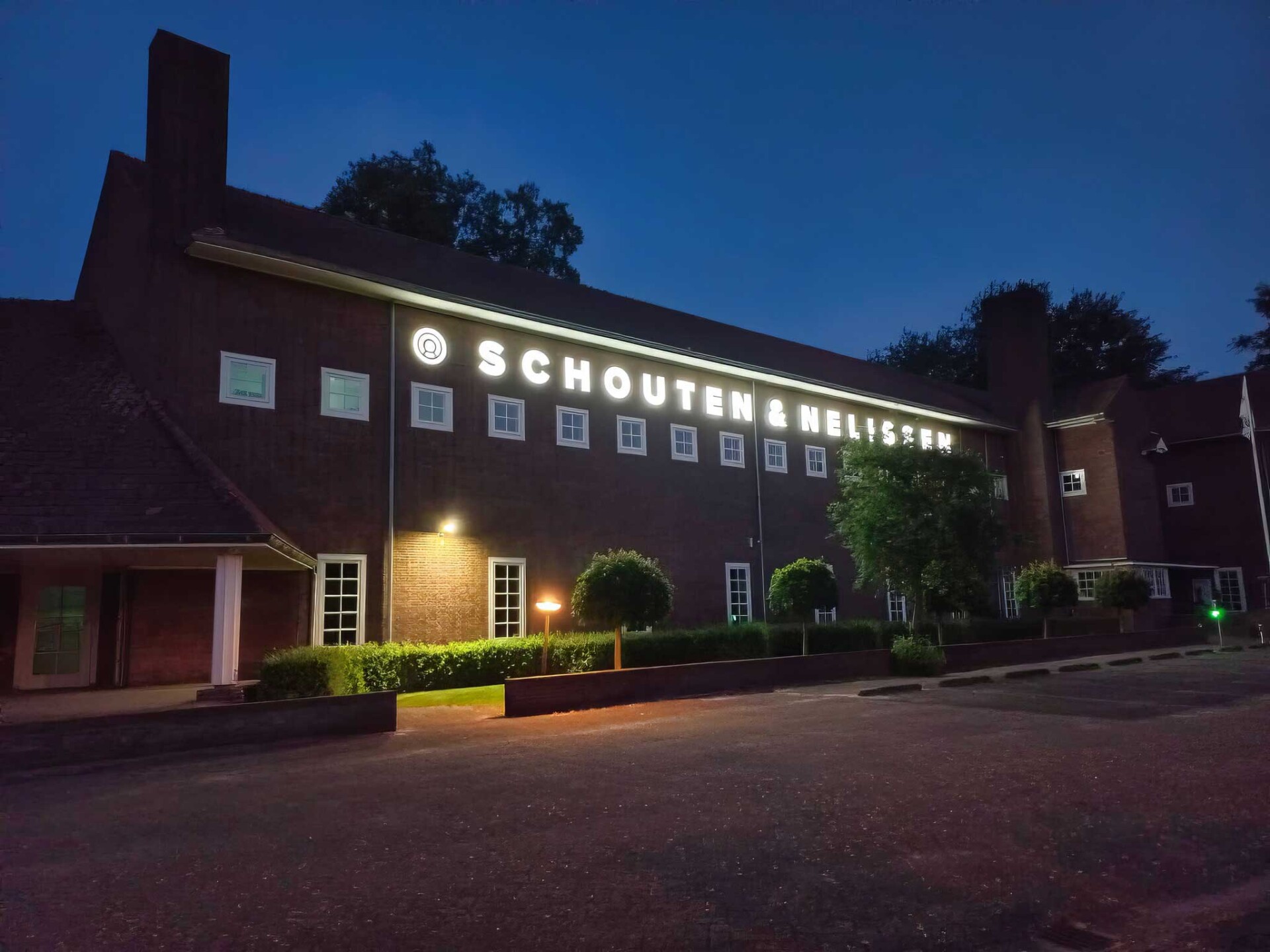 Lichtreclame signing WS Media Groep