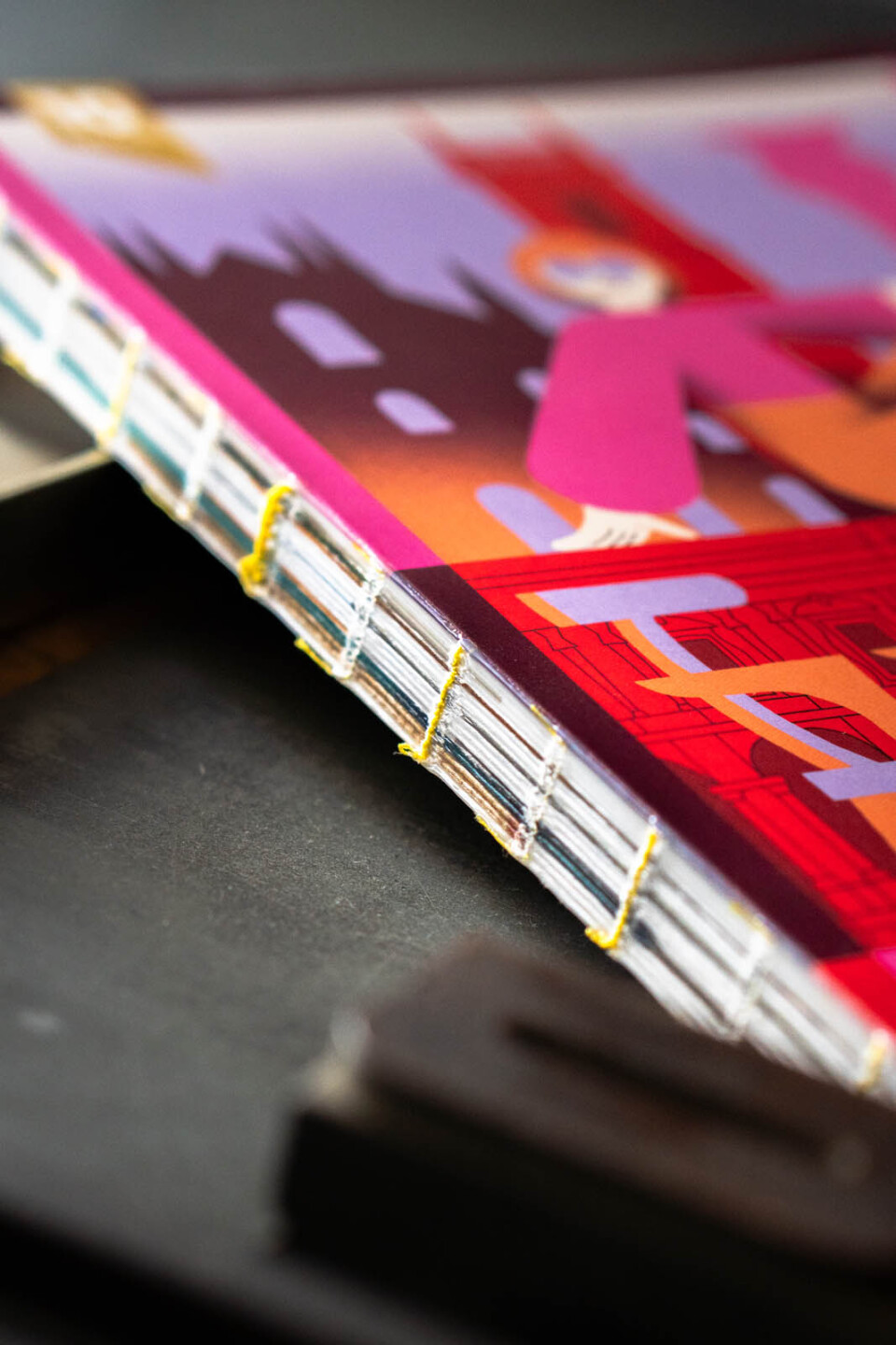 Brochure met een open rug