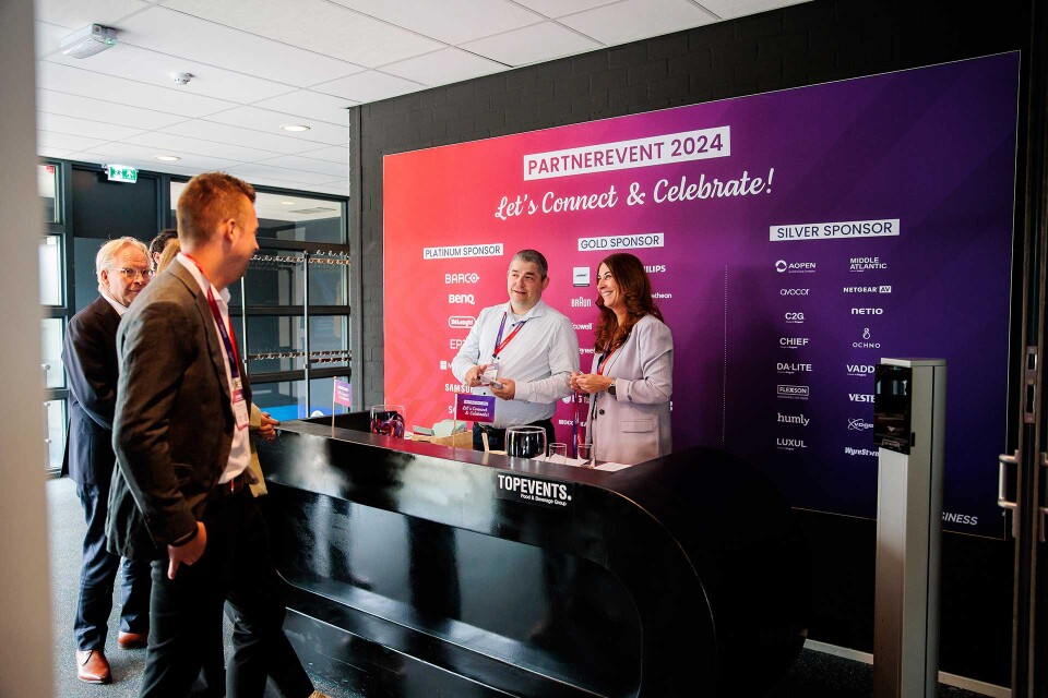 Promotiemateriaal signing Amacom Exertis 5